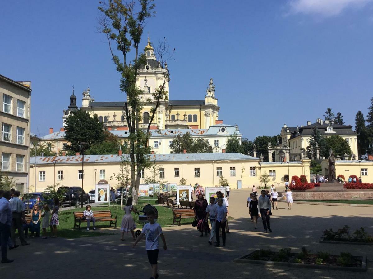 Apartment On Sheptytskyh 27 Lviv Exterior photo